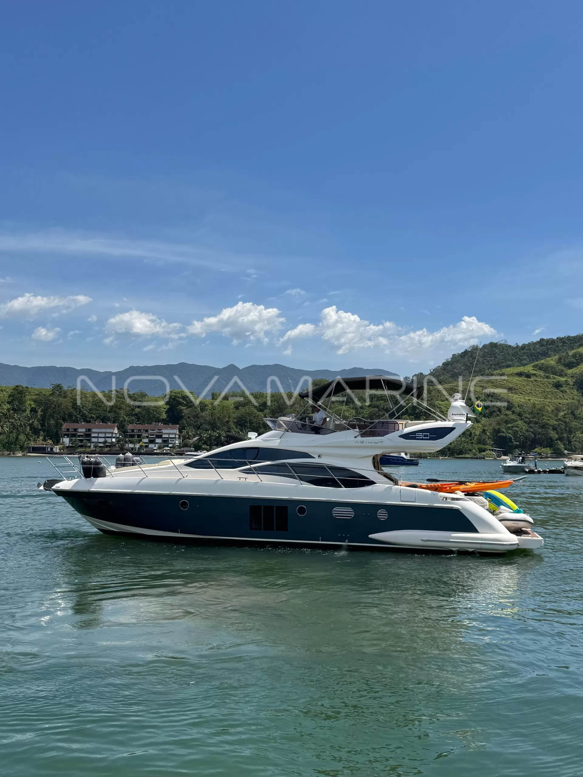 Azimut  - 50