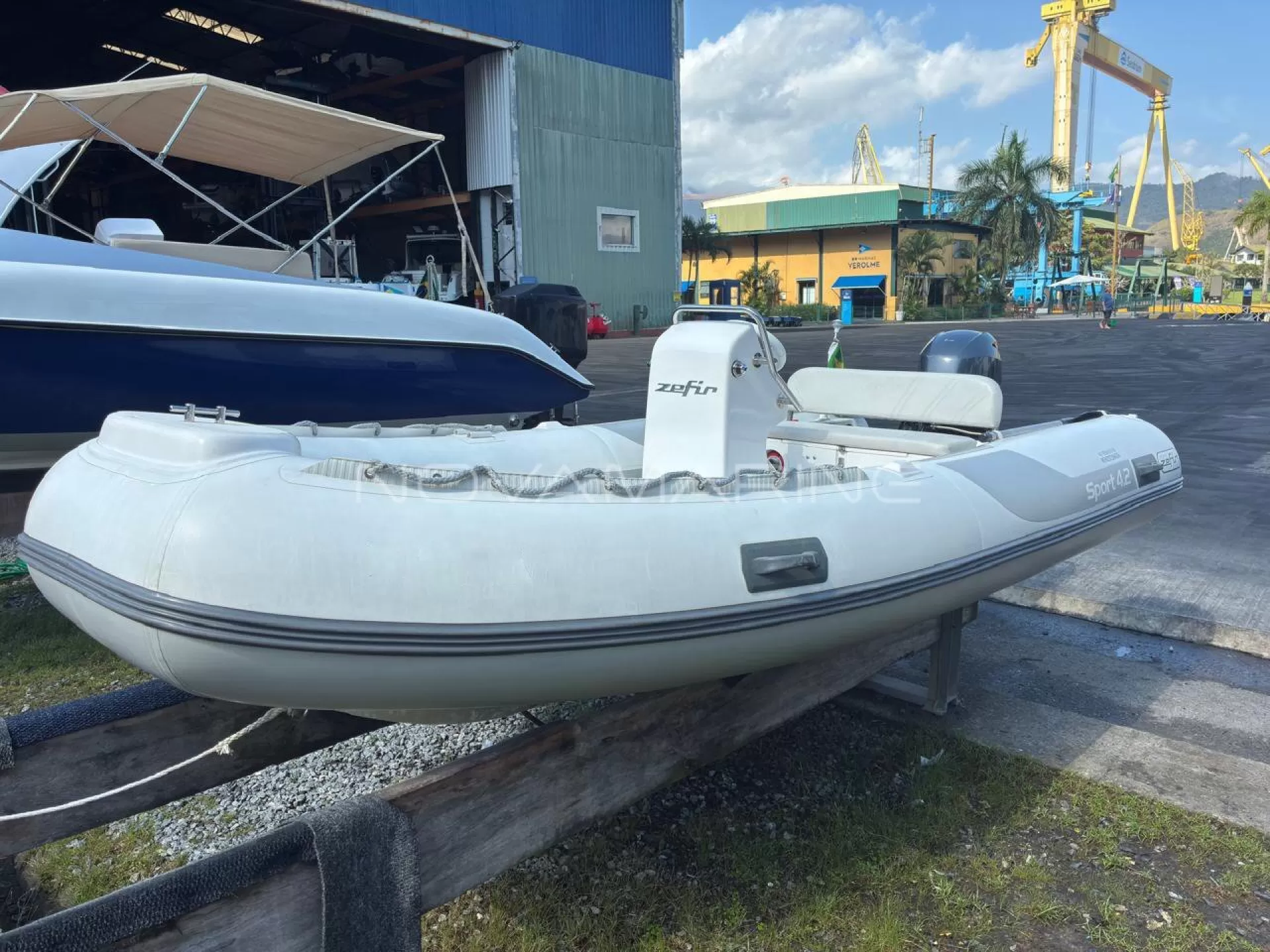 Zefir - 4.2 Sport