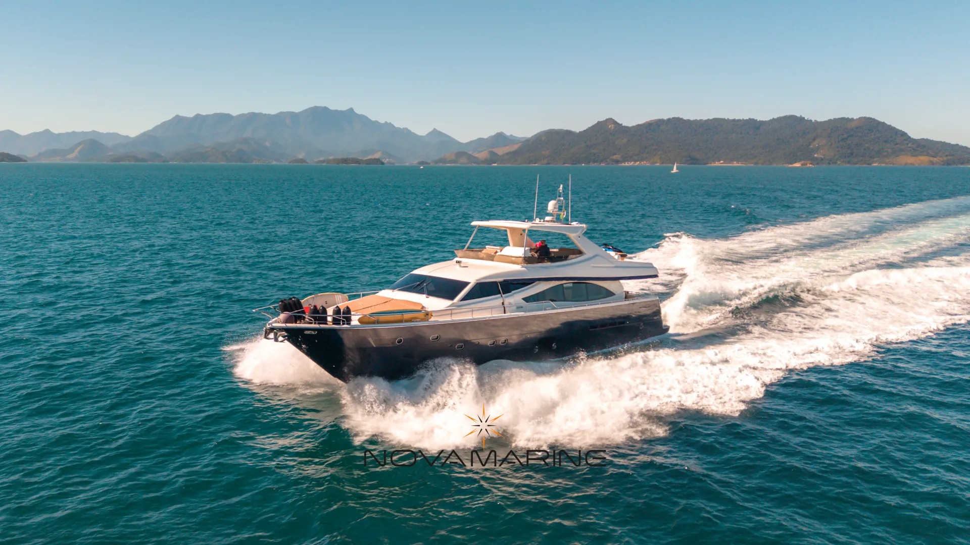 Ferretti  - 830