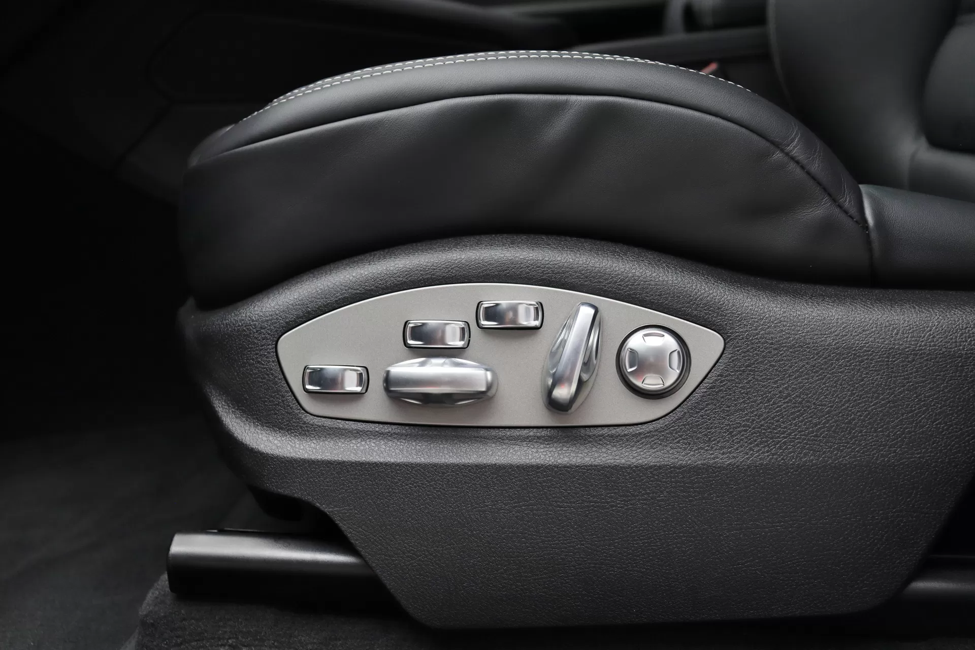 Foto do veiculo PORSCHE MACAN GTS