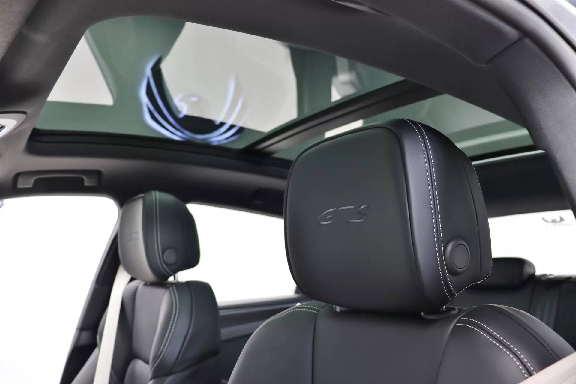 Foto do veiculo PORSCHE MACAN GTS