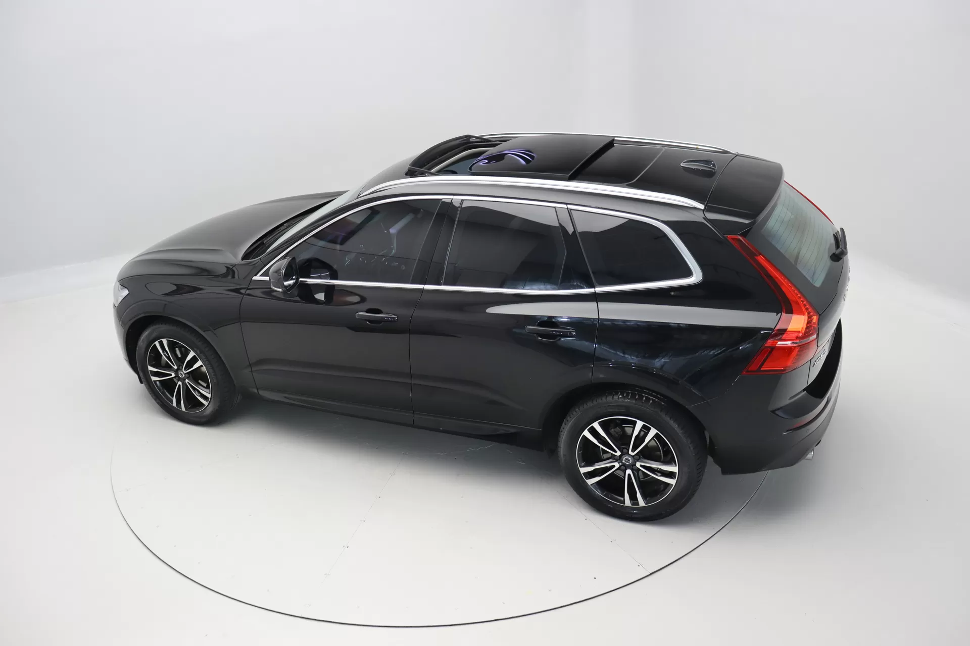 Foto do veiculo VOLVO XC60 T5 MOMENTUM AWD