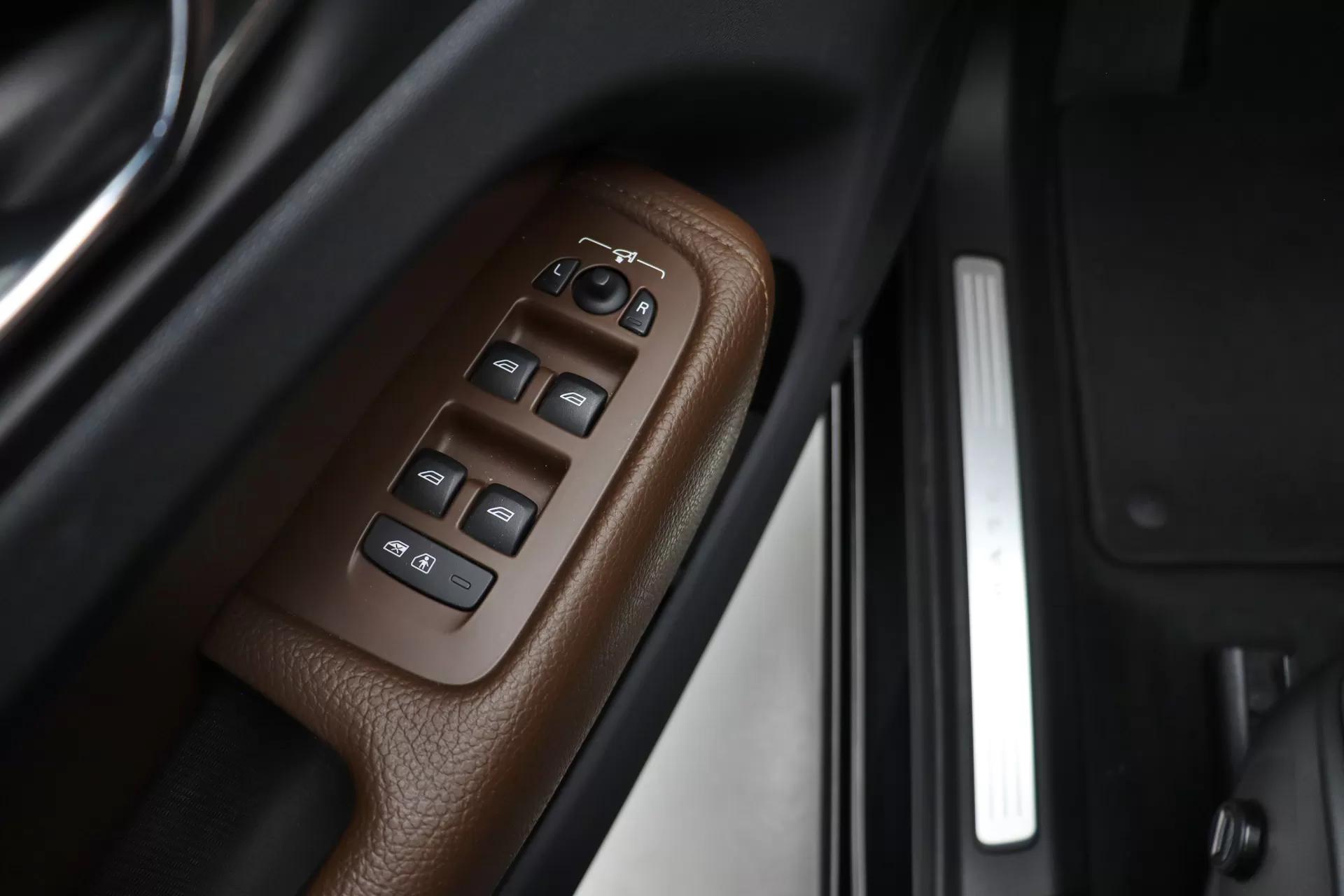 Foto do veiculo VOLVO XC60 T5 MOMENTUM AWD