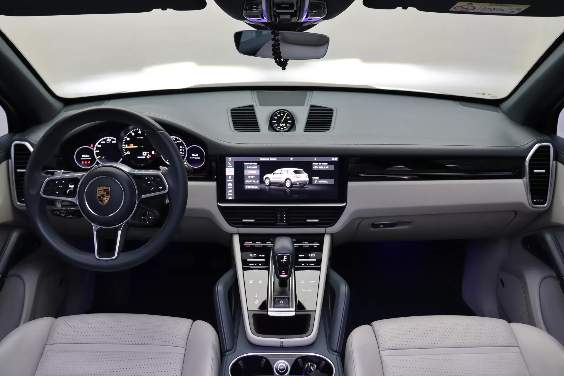 Foto do veiculo PORSCHE CAYENNE E-HYBRID