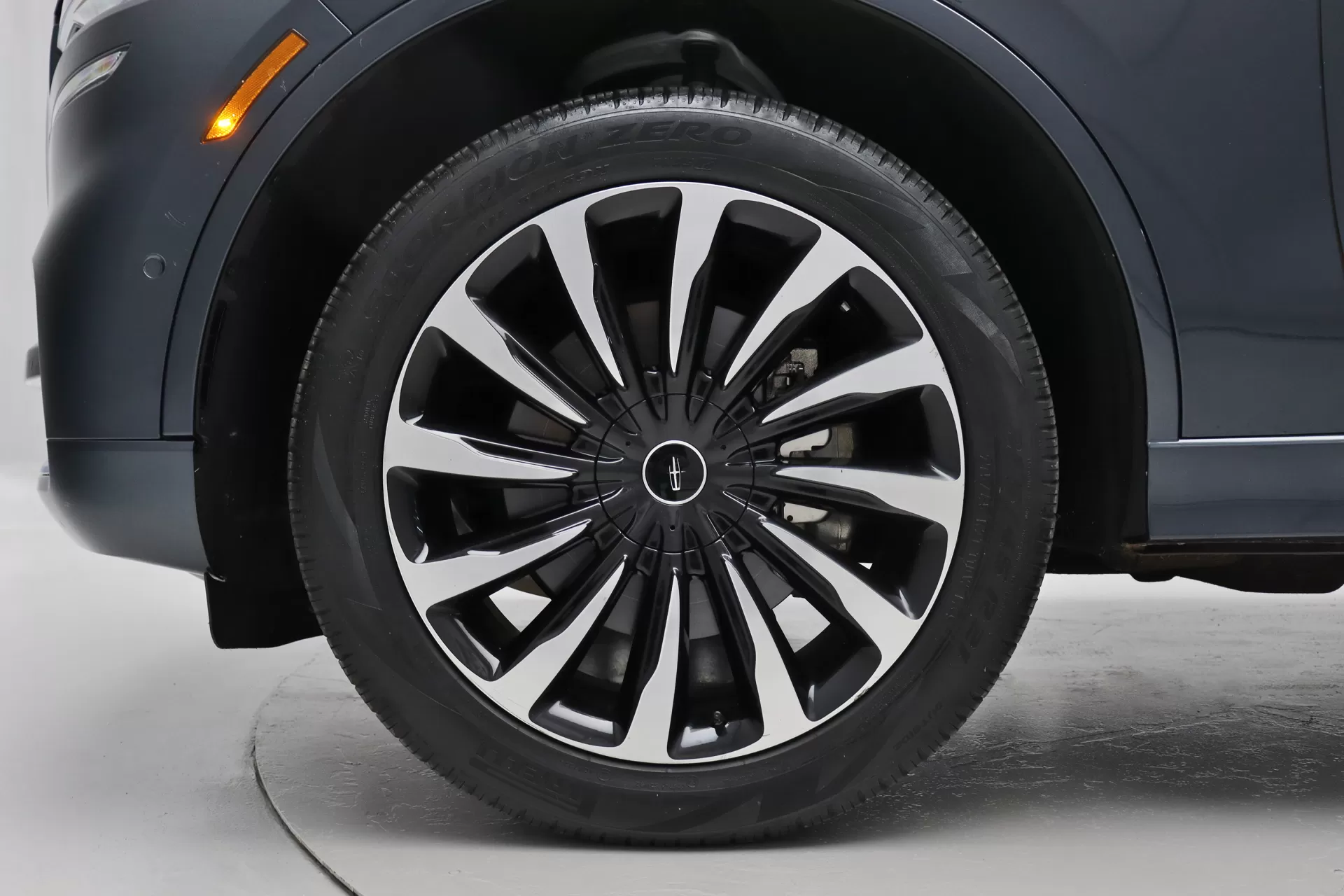 Foto do veiculo LINCOLN AVIATOR HYBRID AWD | 6 LUGARES