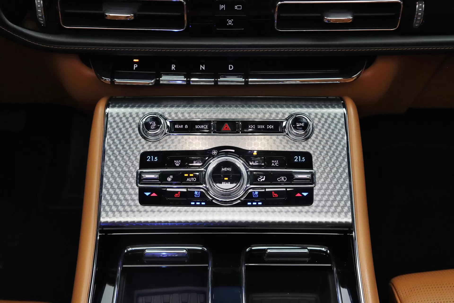 Foto do veiculo LINCOLN AVIATOR HYBRID AWD | 6 LUGARES