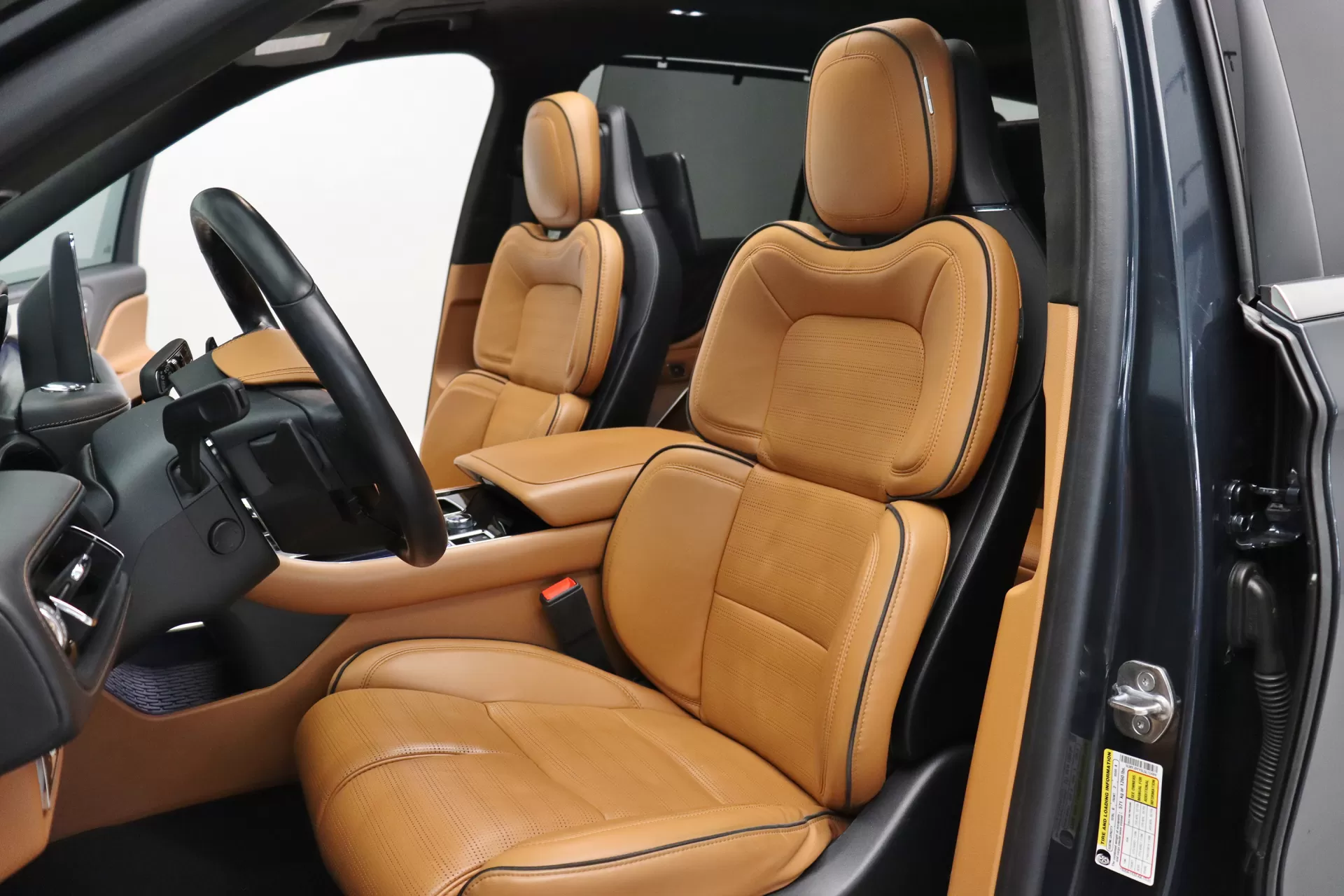 Foto do veiculo LINCOLN AVIATOR HYBRID AWD | 6 LUGARES