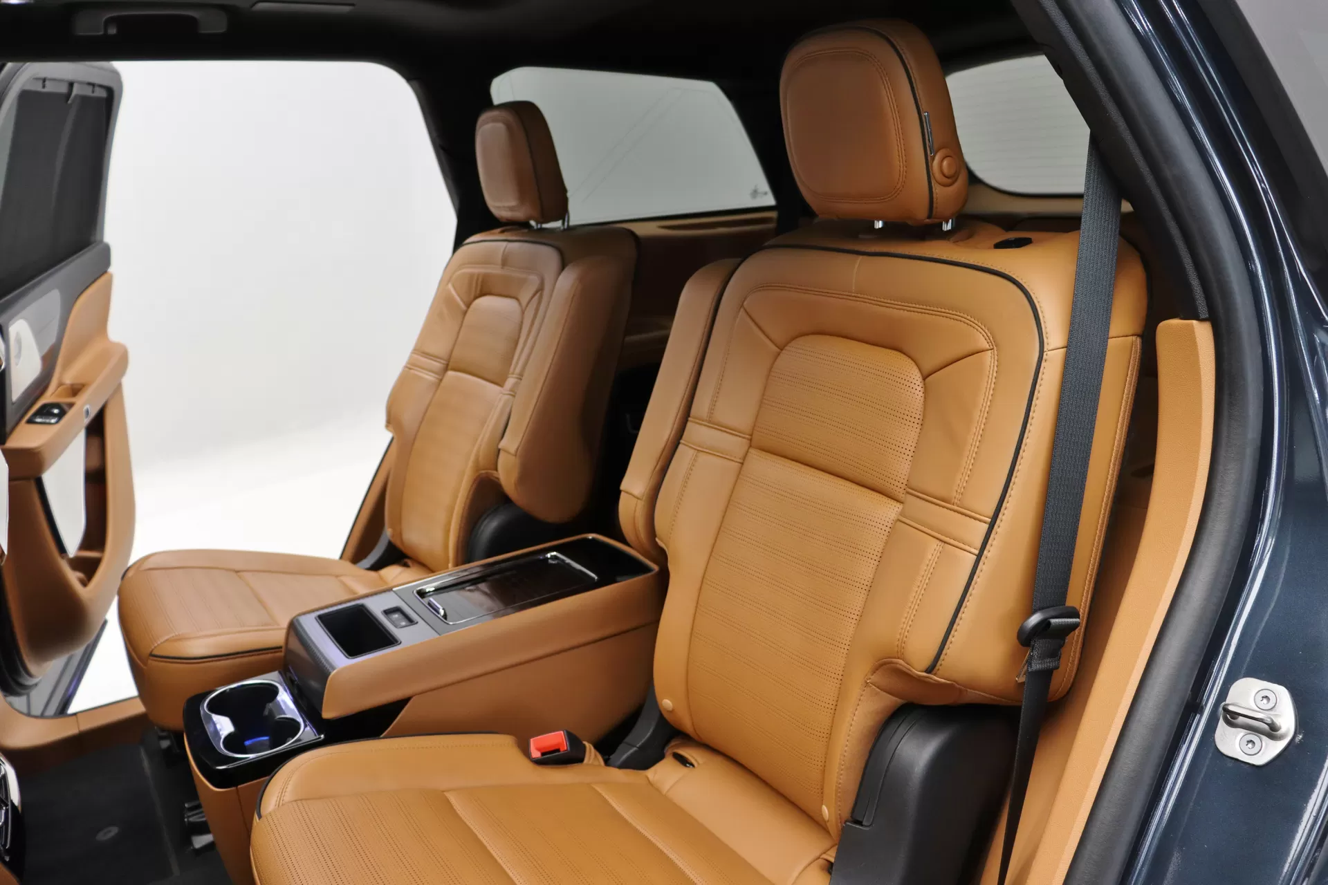 Foto do veiculo LINCOLN AVIATOR HYBRID AWD | 6 LUGARES