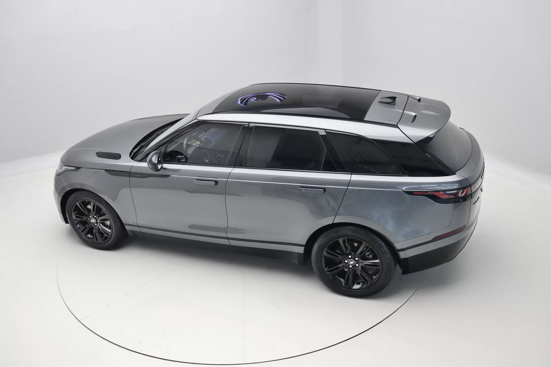Foto do veiculo LAND ROVER RANGE ROVER VELAR P300 S R-DYNAMIC