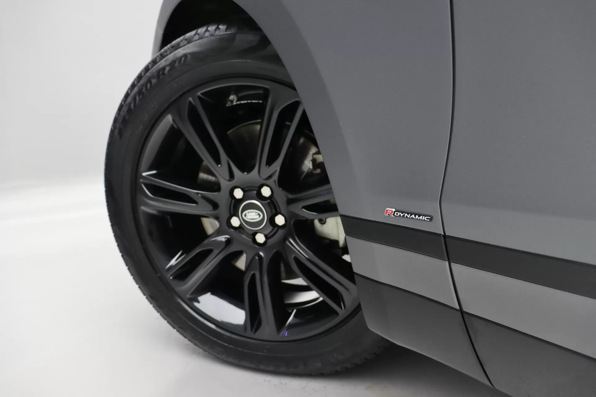 Foto do veiculo LAND ROVER RANGE ROVER VELAR P300 S R-DYNAMIC