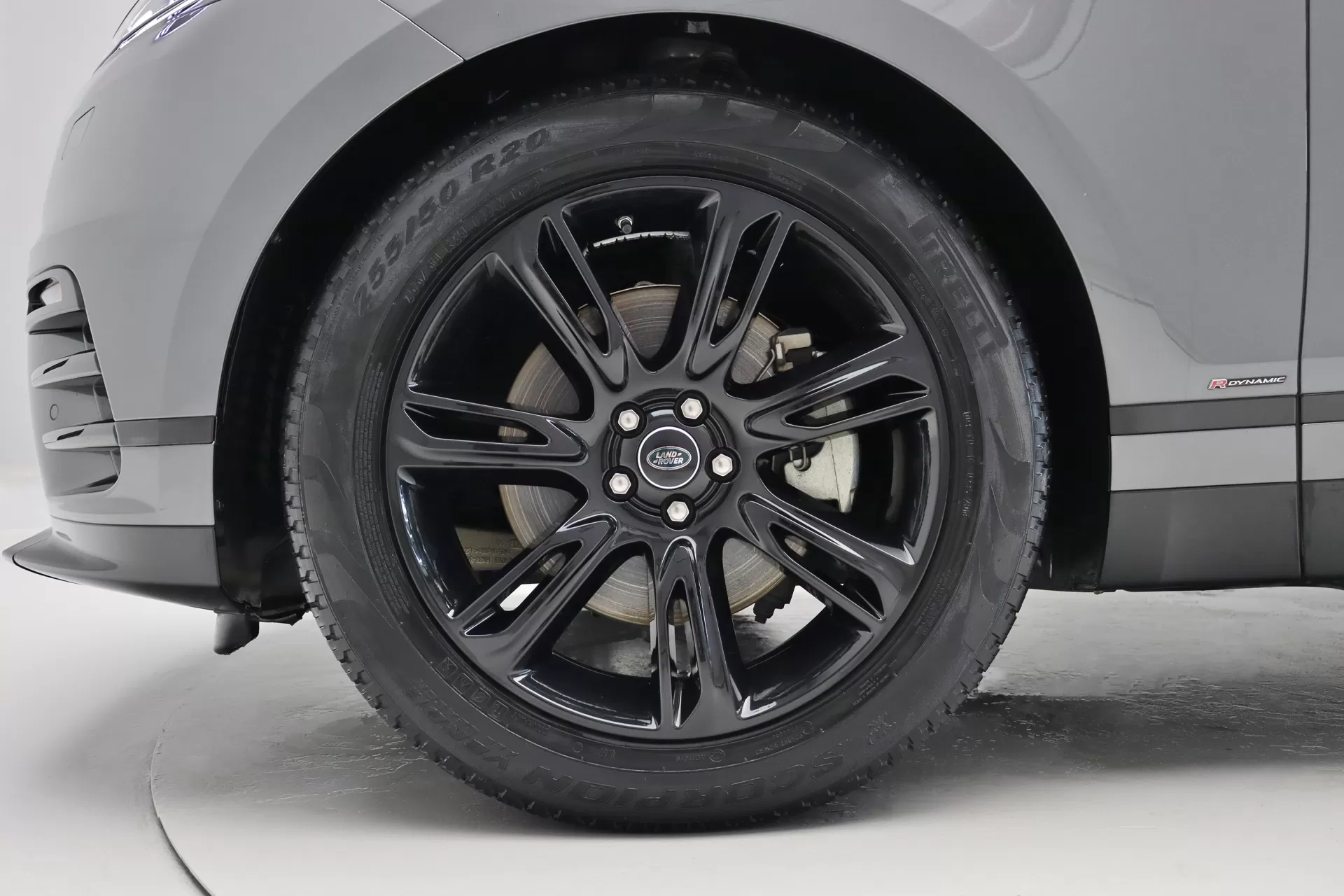 Foto do veiculo LAND ROVER RANGE ROVER VELAR P300 S R-DYNAMIC