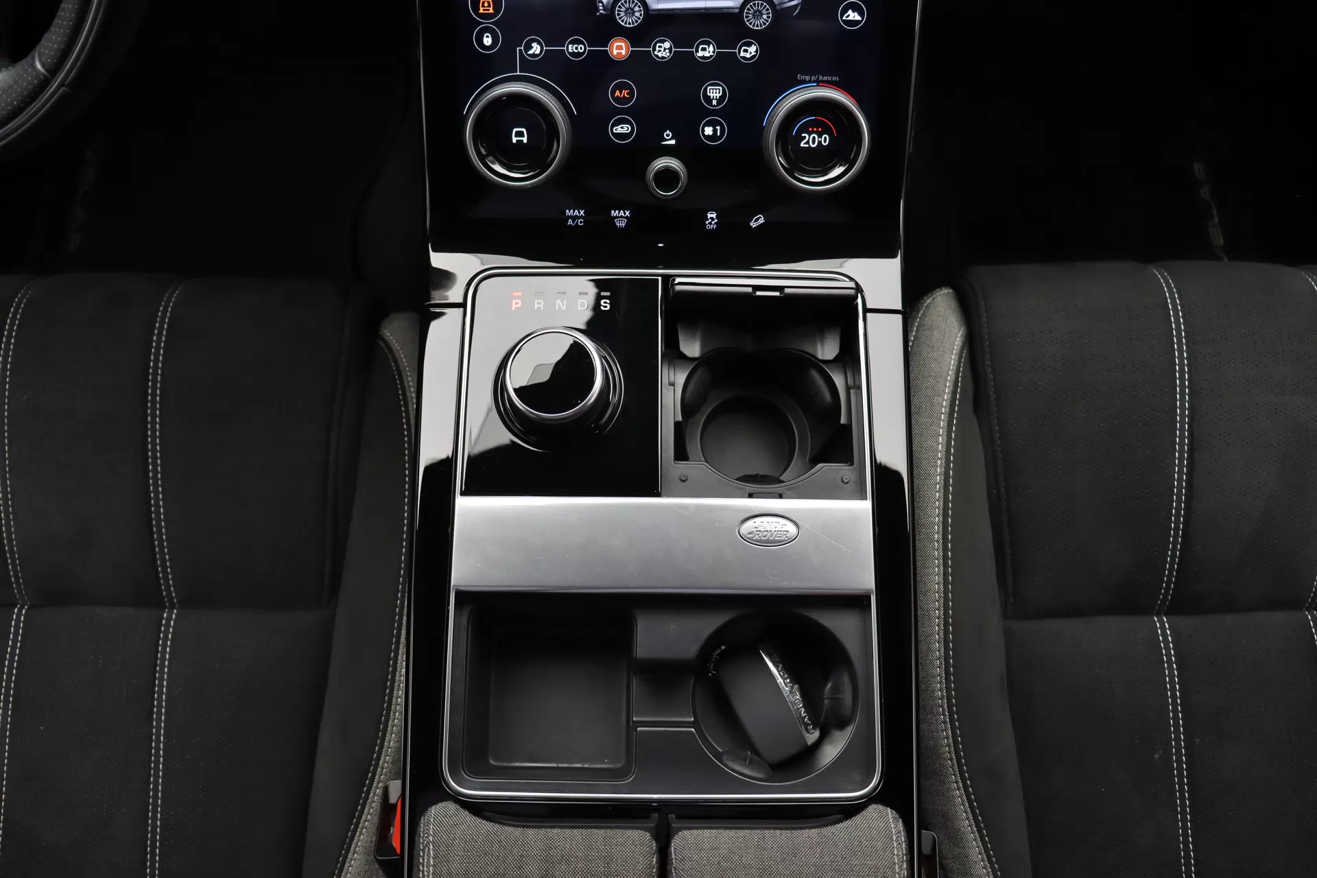 Foto do veiculo LAND ROVER RANGE ROVER VELAR P300 S R-DYNAMIC