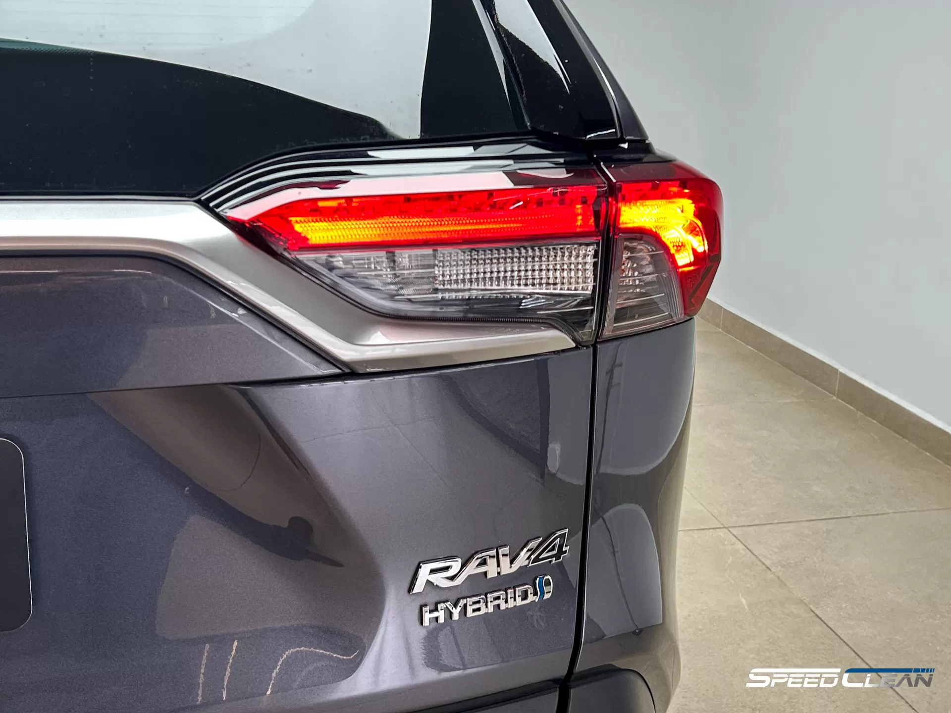 Raw 4 Business / DEF CITY RECORD$ 　CA産 RAV4 | Toyota